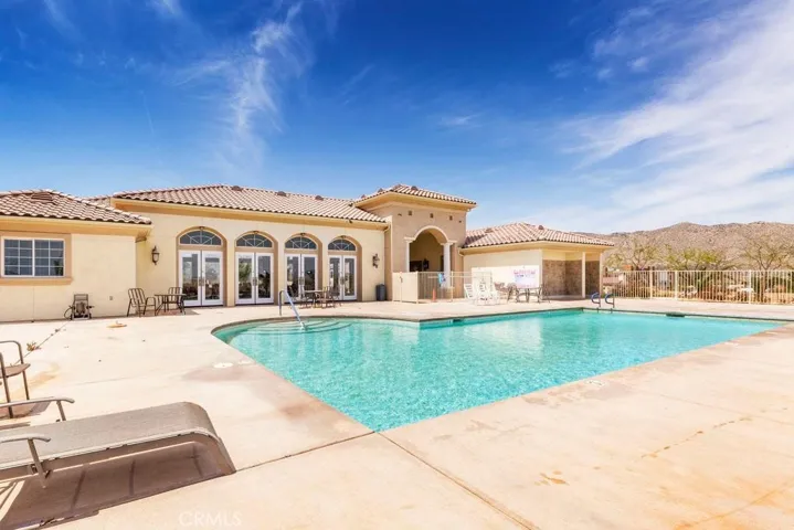 Beautiful Pool and Hot Tub