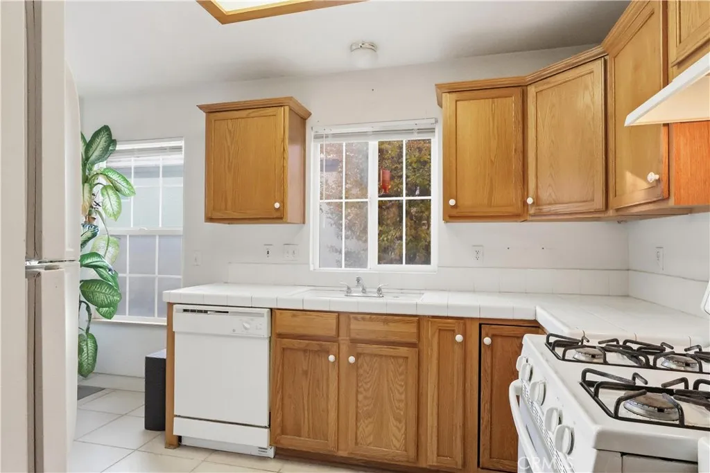 19020 Stoddard Way, Apple Valley, California 92308 home-pic-14
