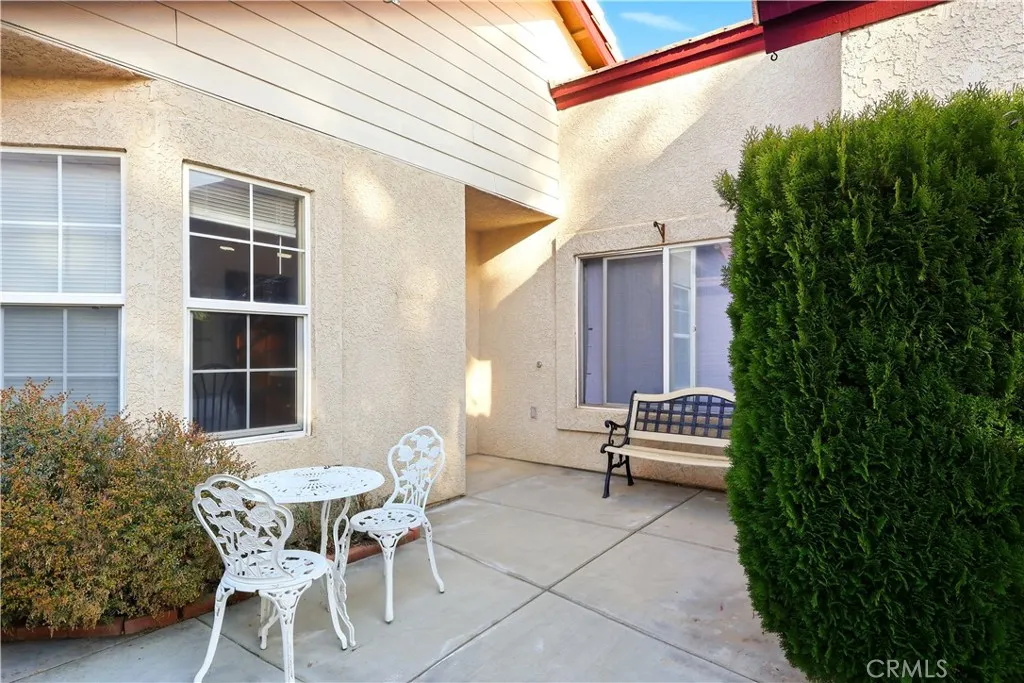 19020 Stoddard Way, Apple Valley, California 92308 home-pic-2