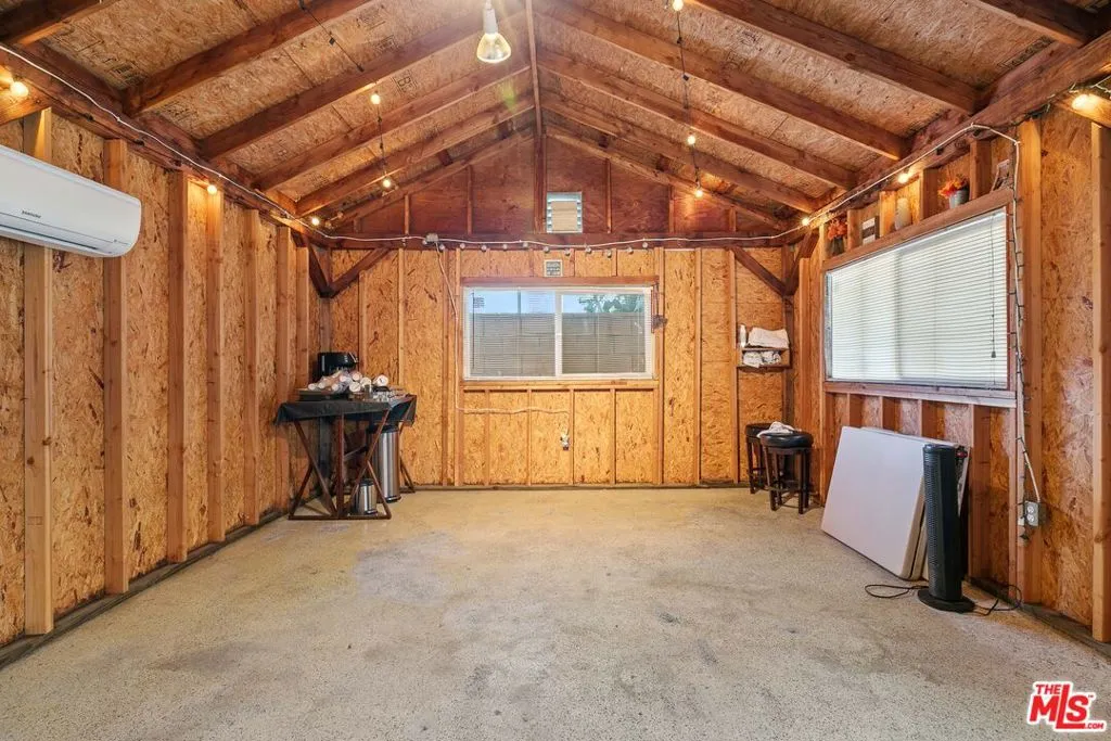 7317 Clybourn Avenue, Sun Valley, California 91352 home-pic-29