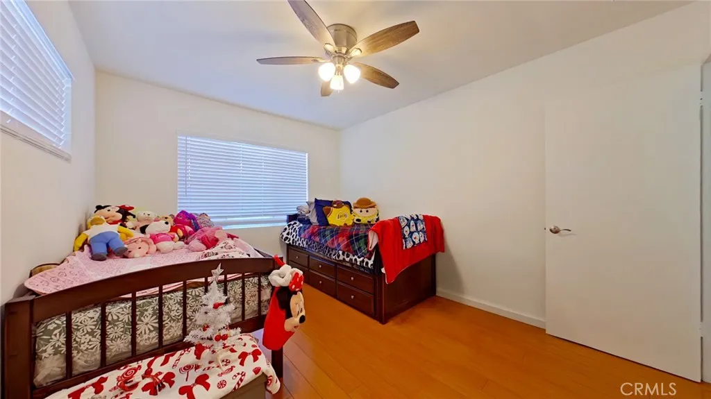 711 W Wilson, Glendale, California 91203 home-pic-15