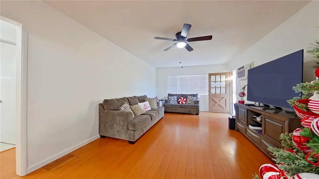 711 W Wilson, Glendale, California 91203 home-pic-4