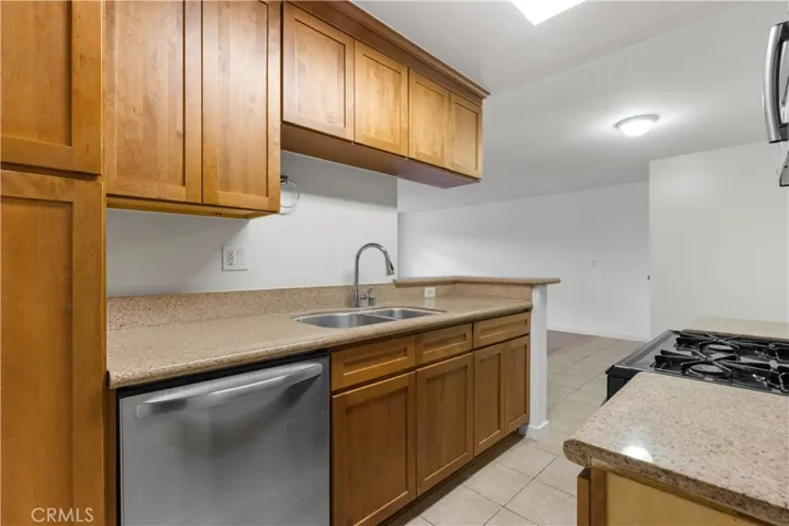 20327 Saticoy Street 102, Winnetka, California 91306 — photo 4