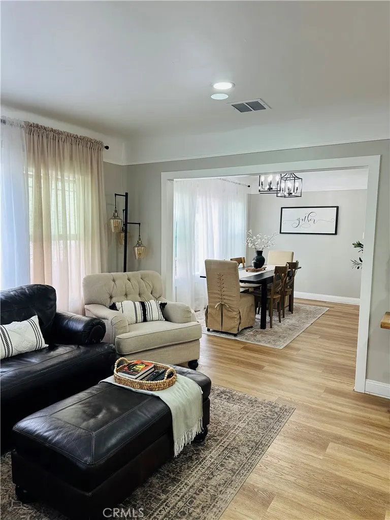 236 W 127th, Los Angeles, California 90061 home-pic-3