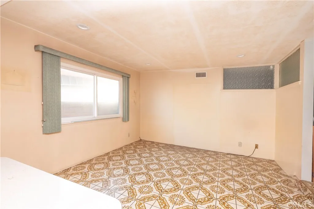 4424 Calada, Pico Rivera, California 90660 home-pic-6