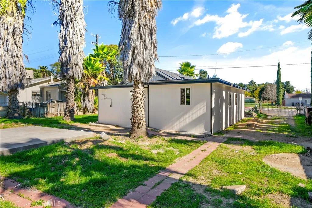 1049 Beaumont, Beaumont, California 92223 home-pic-22