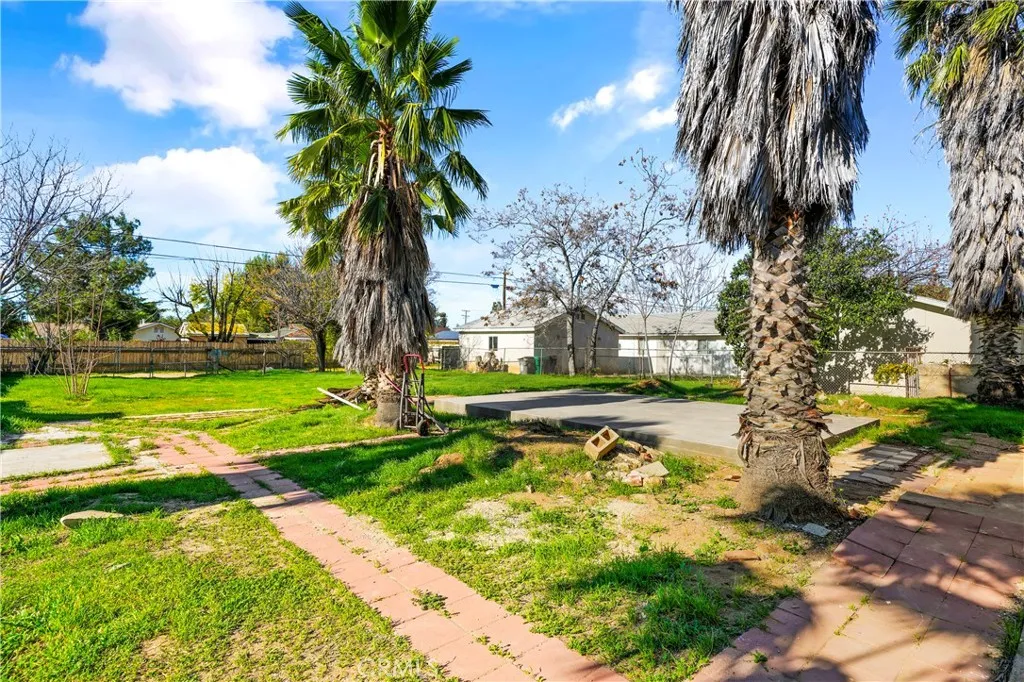 1049 Beaumont, Beaumont, California 92223 home-pic-19