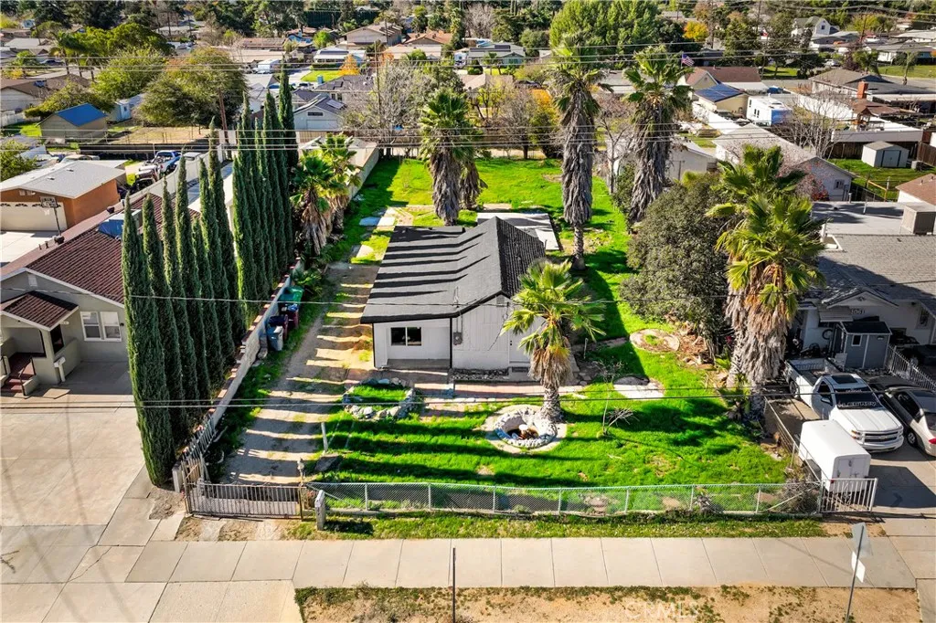 1049 Beaumont, Beaumont, California 92223 home-pic-1