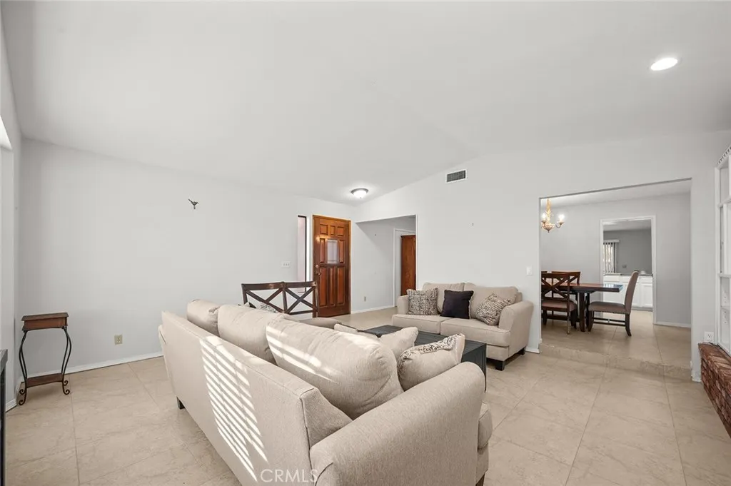 64616 Spyglass Avenue, Desert Hot Springs, California 92240 home-pic-6