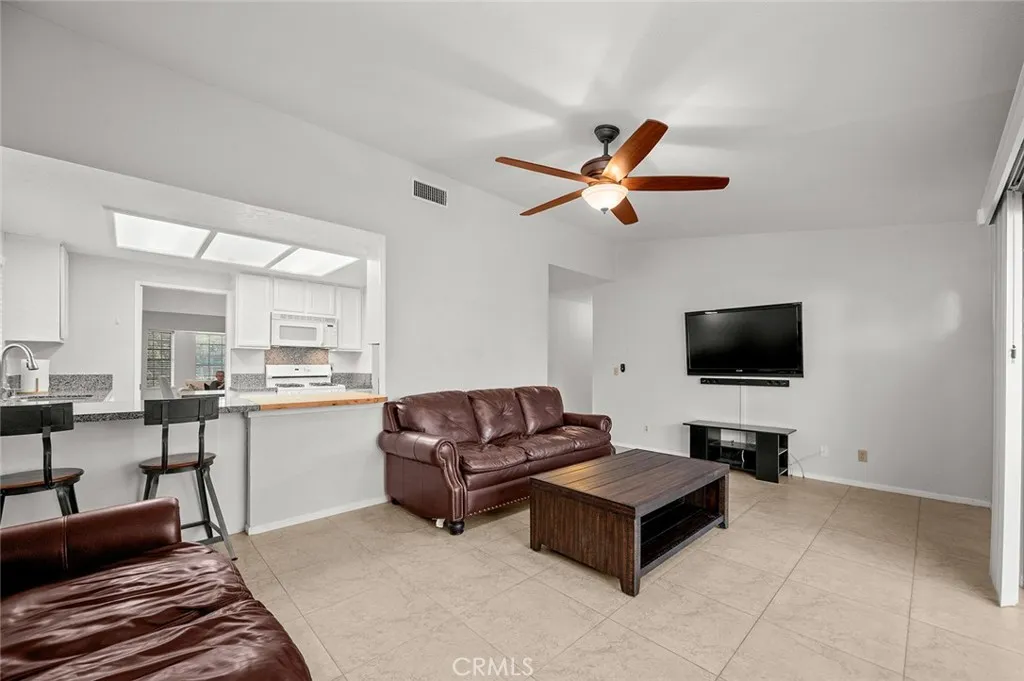 64616 Spyglass Avenue, Desert Hot Springs, California 92240 home-pic-15