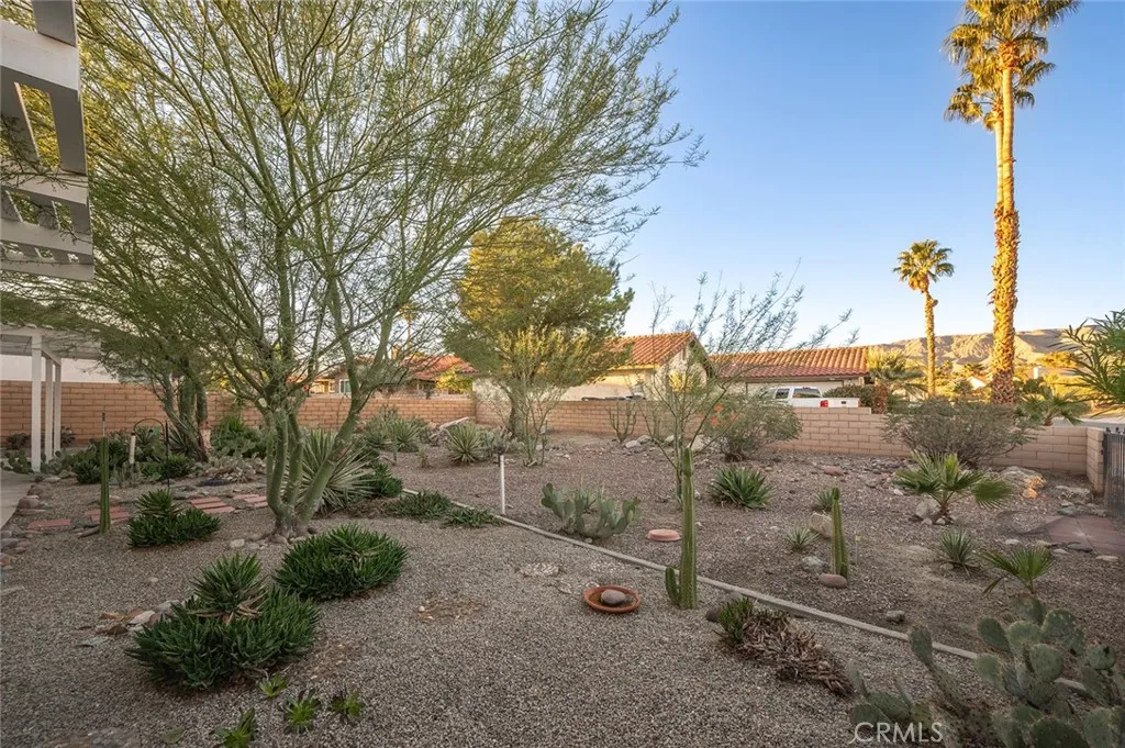64616 Spyglass Avenue, Desert Hot Springs, California 92240 home-pic-37