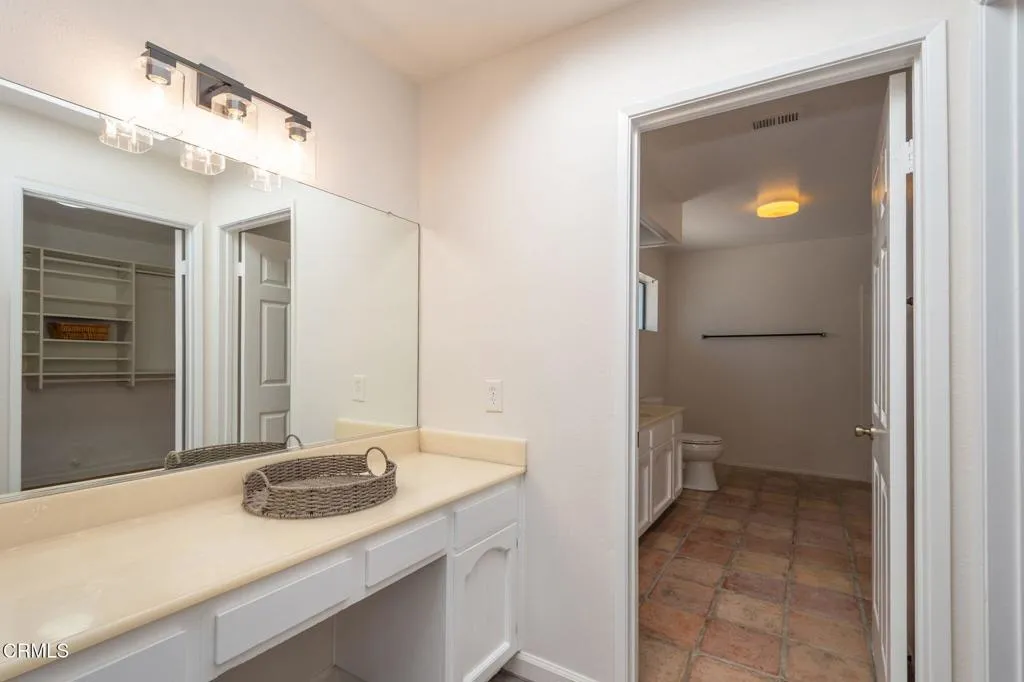 1901 Ivanhoe Avenue, Oxnard, California 93030 home-pic-16