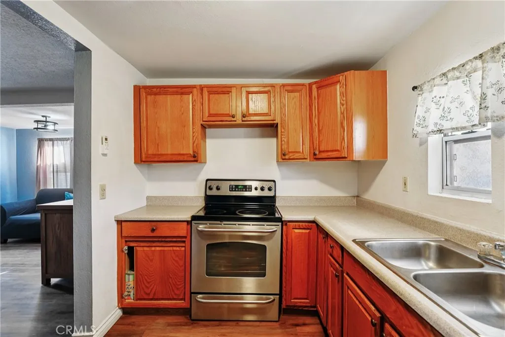 313 N 3rd St, Banning, California 92220 home-pic-8