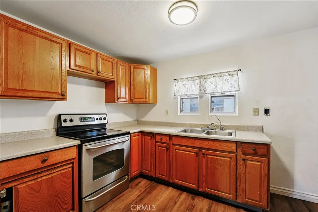 313 N 3rd St, Banning, California 92220 home-pic-9