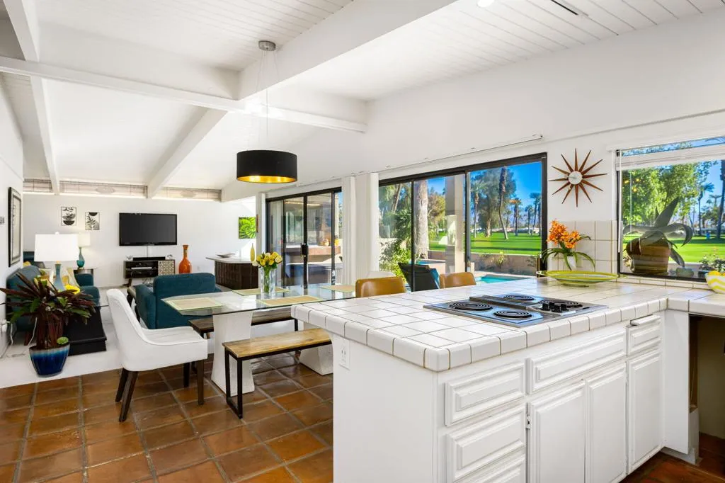 45758 Indian Wells Lane, Indian Wells, California 92210 home-pic-22