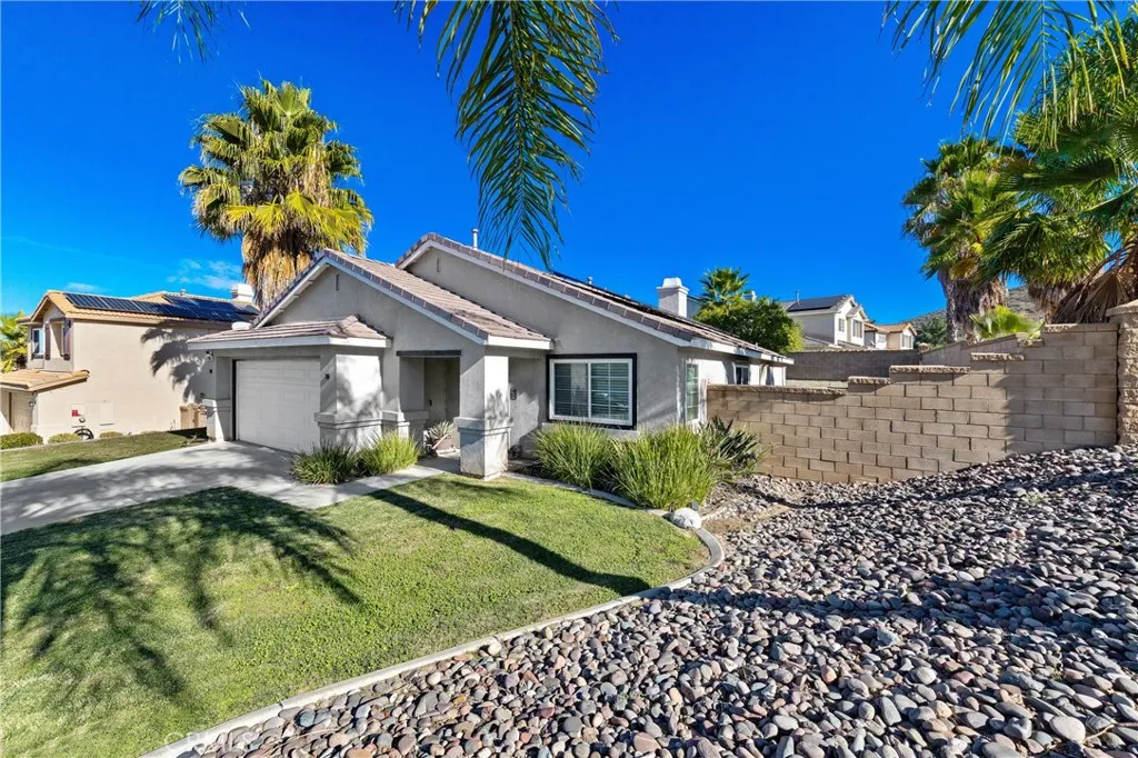27864 Maywood Bend, Menifee, California 92585 home-pic-1