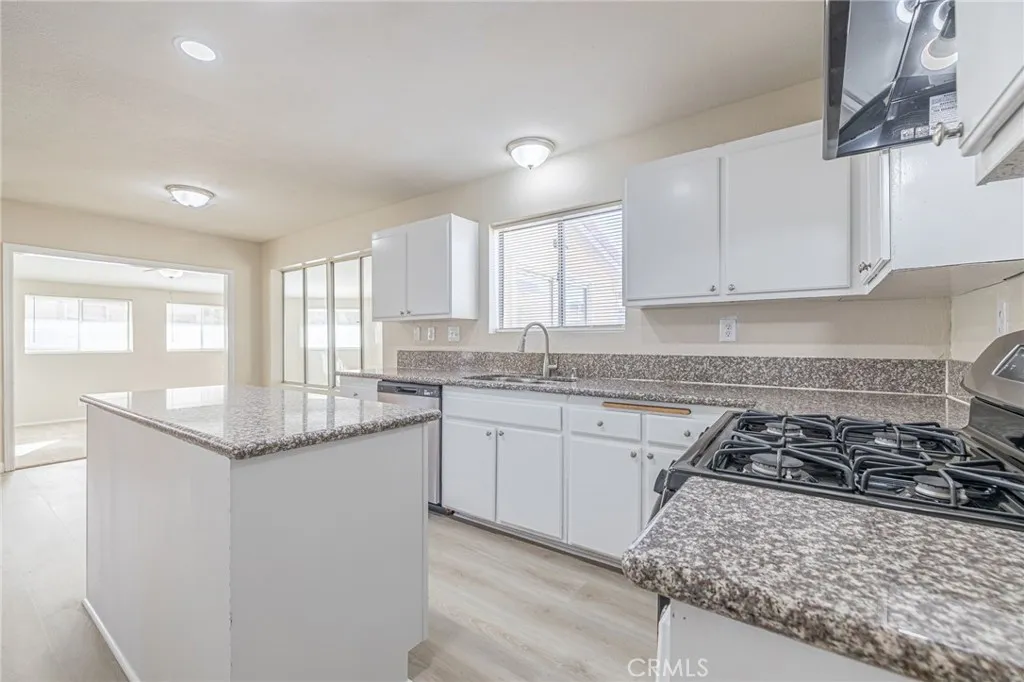 44043 Sunview Court, Lancaster, California 93535 home-pic-19