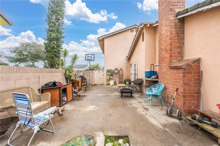 BACKYARD 4