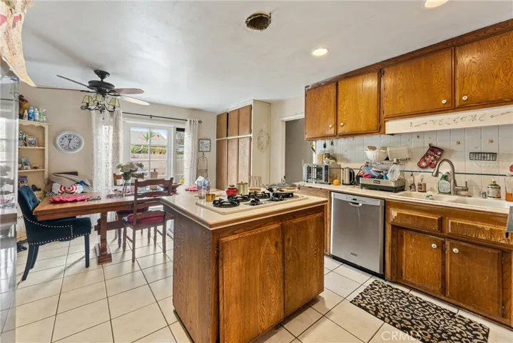 KITCHEN VIEW 2