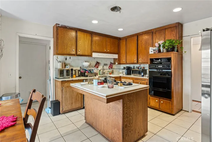 KITCHEN VIEW 1
