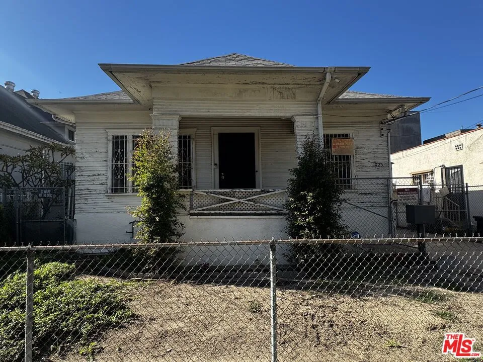 1025 S Kenmore Avenue, Los Angeles, California 90006 home-pic-0