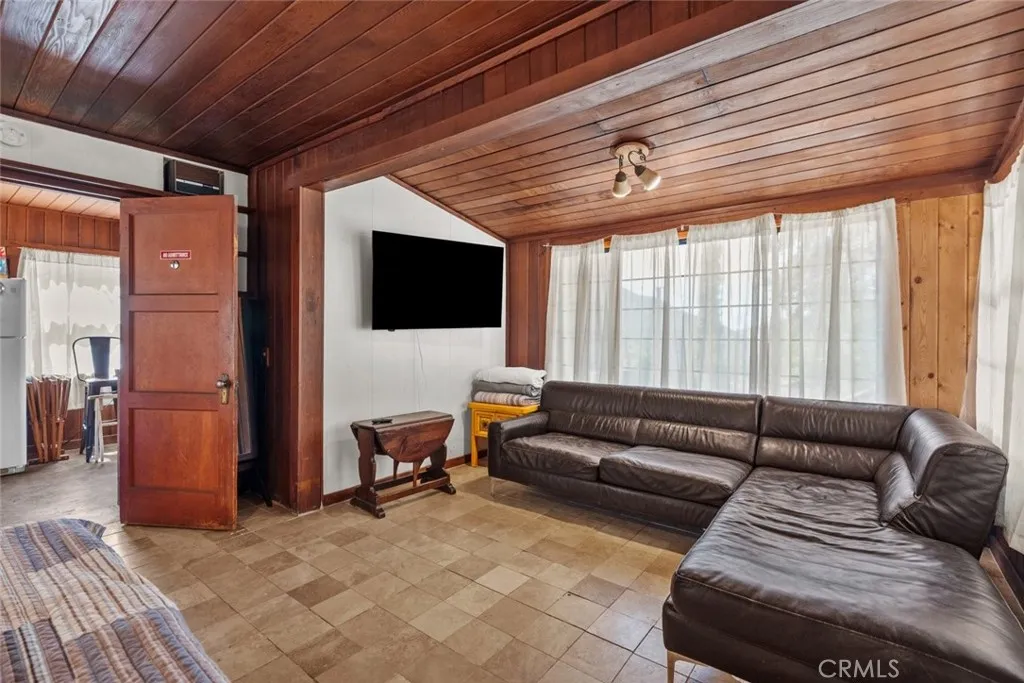 39813 Calle Carona, Green Valley, California 91390 home-pic-13