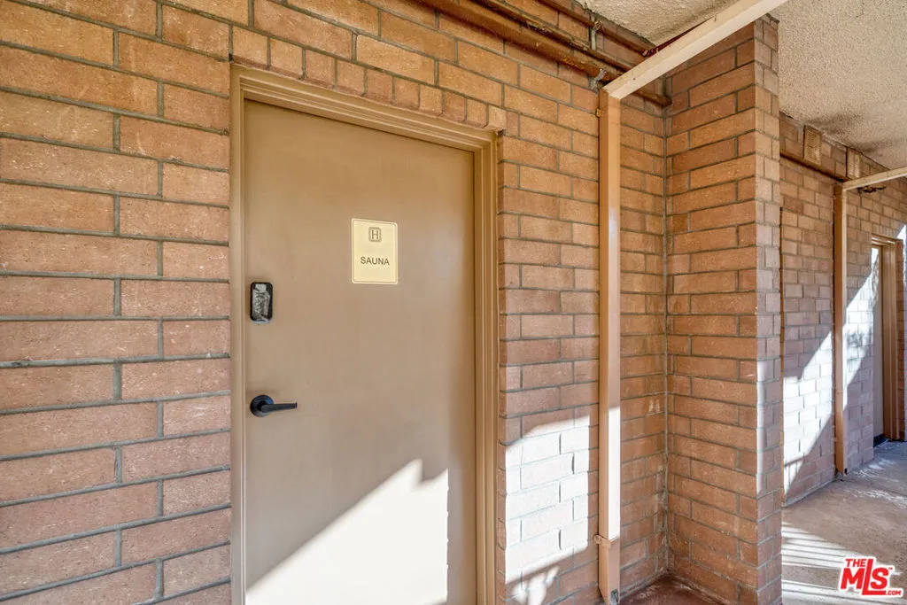 235 S Tower Drive 106, Beverly Hills, California 90211 home-pic-32