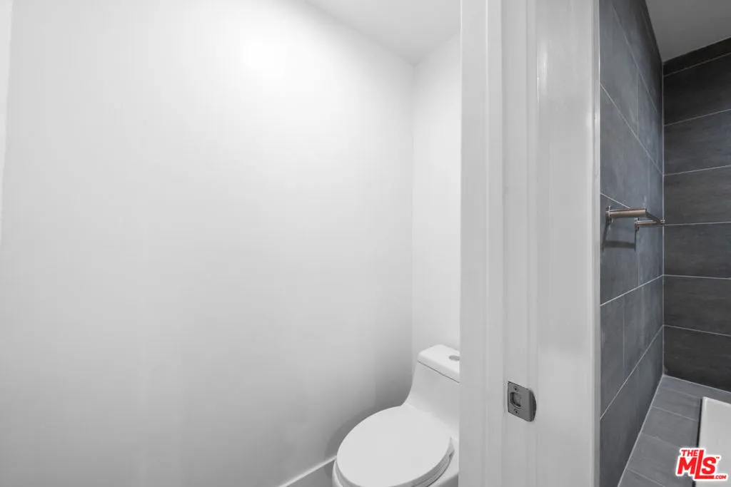 235 S Tower Drive 106, Beverly Hills, California 90211 home-pic-23