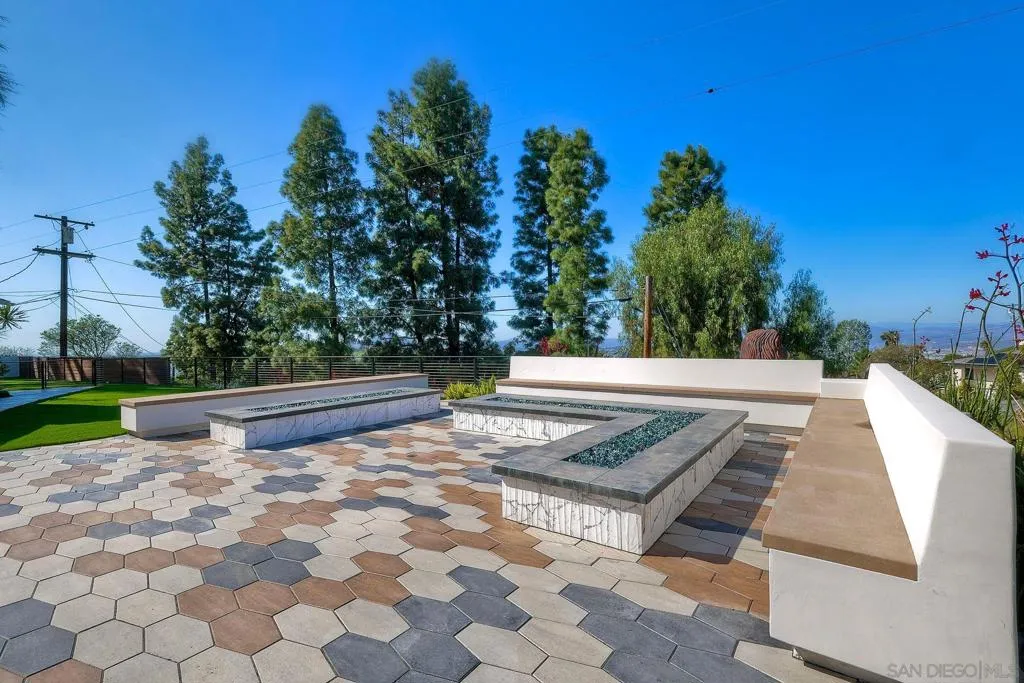 9945 Alto Dr, La Mesa, California 91941 home-pic-35