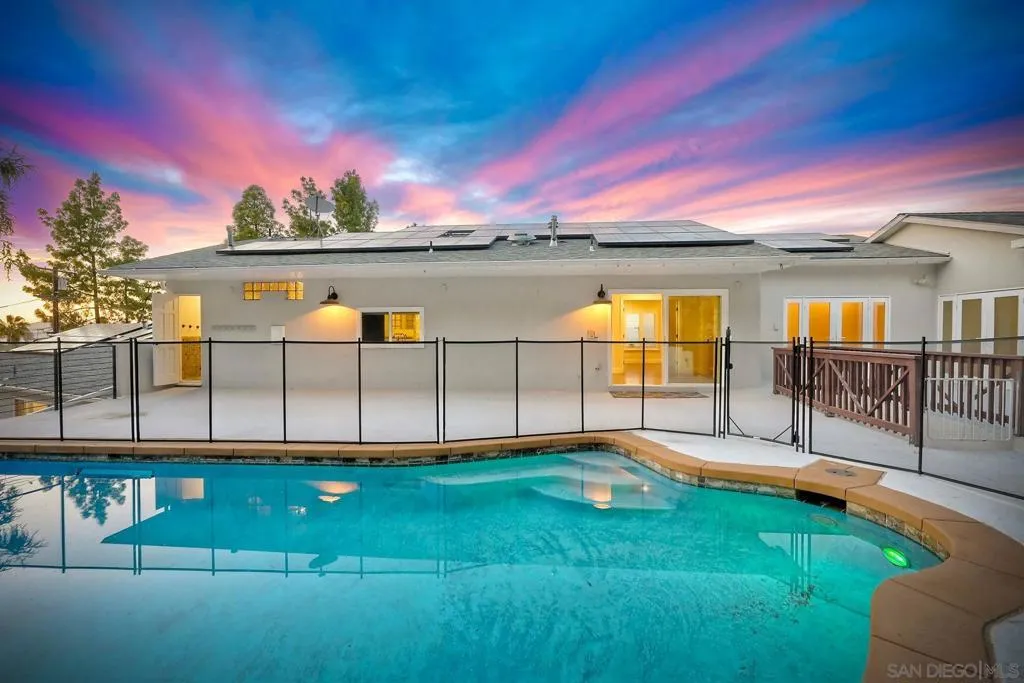 9945 Alto Dr, La Mesa, California 91941 home-pic-42