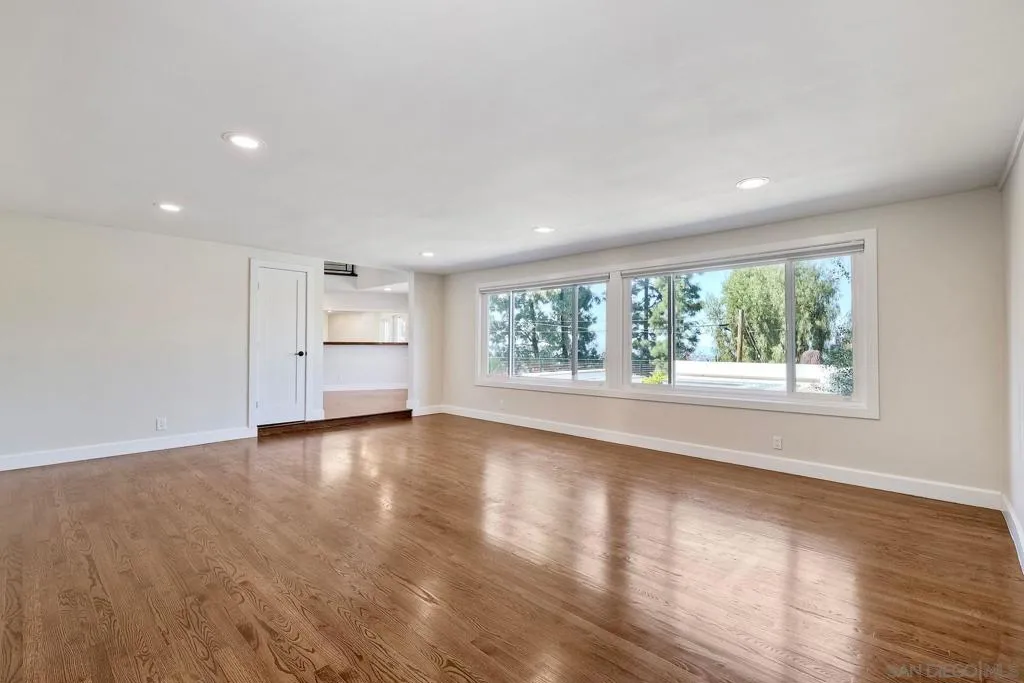 9945 Alto Dr, La Mesa, California 91941 home-pic-14