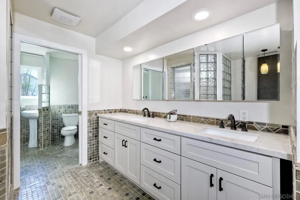 9945 Alto Dr, La Mesa, California 91941 home-pic-32