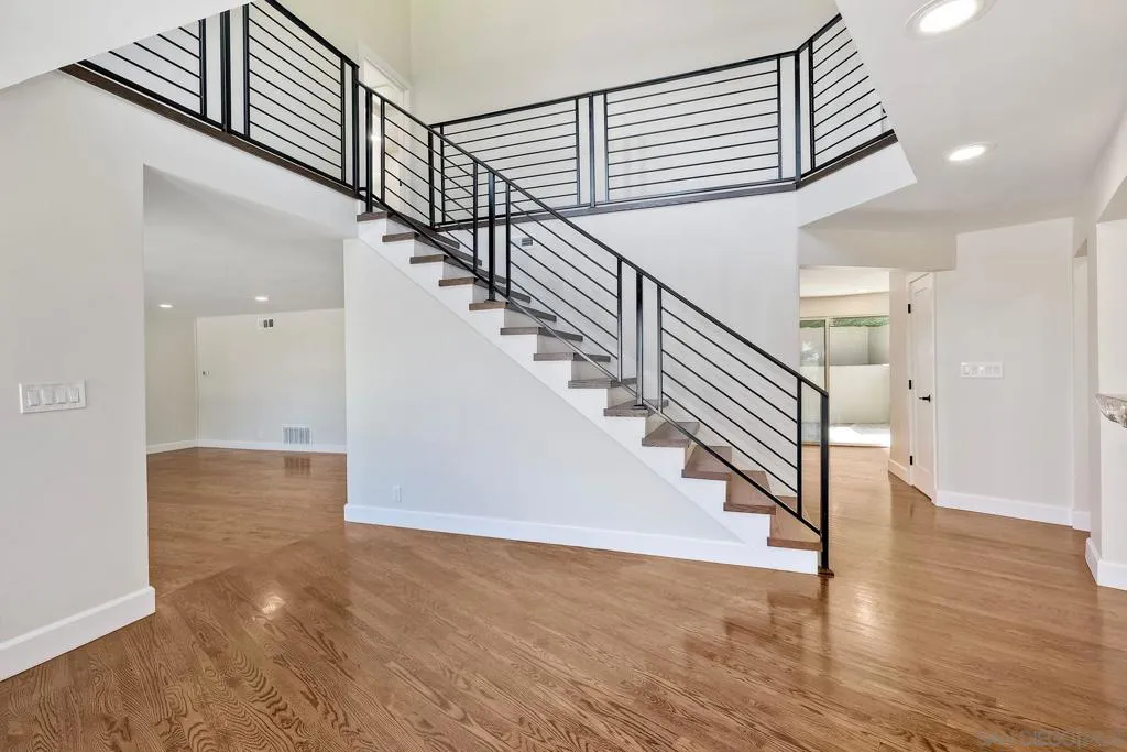 9945 Alto Dr, La Mesa, California 91941 home-pic-16
