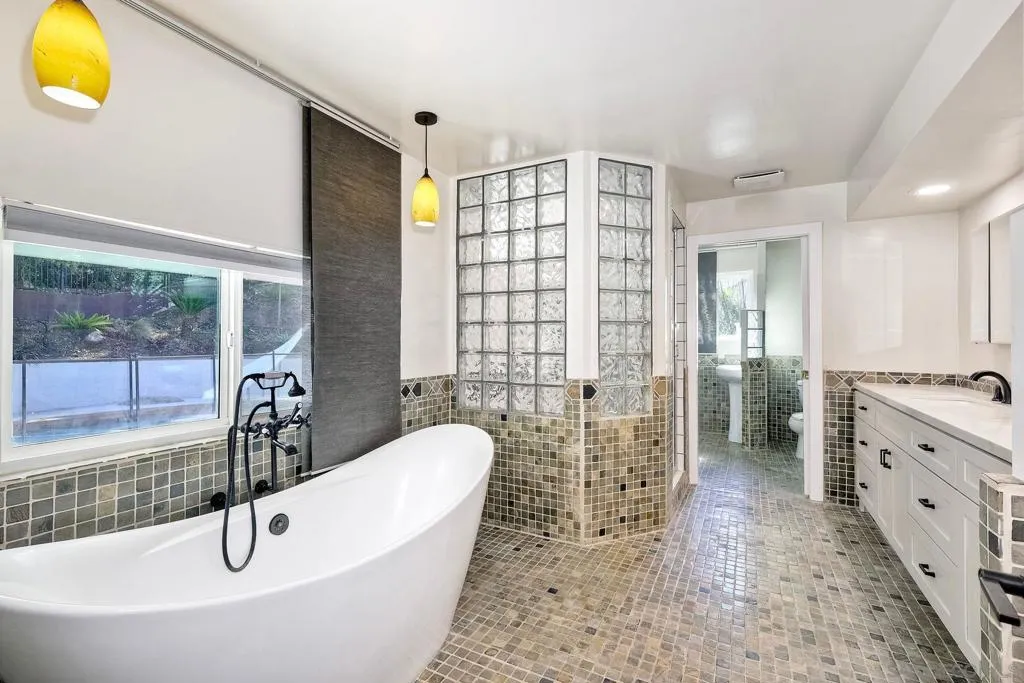 9945 Alto Dr, La Mesa, California 91941 home-pic-31