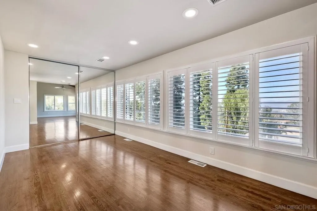 9945 Alto Dr, La Mesa, California 91941 home-pic-26