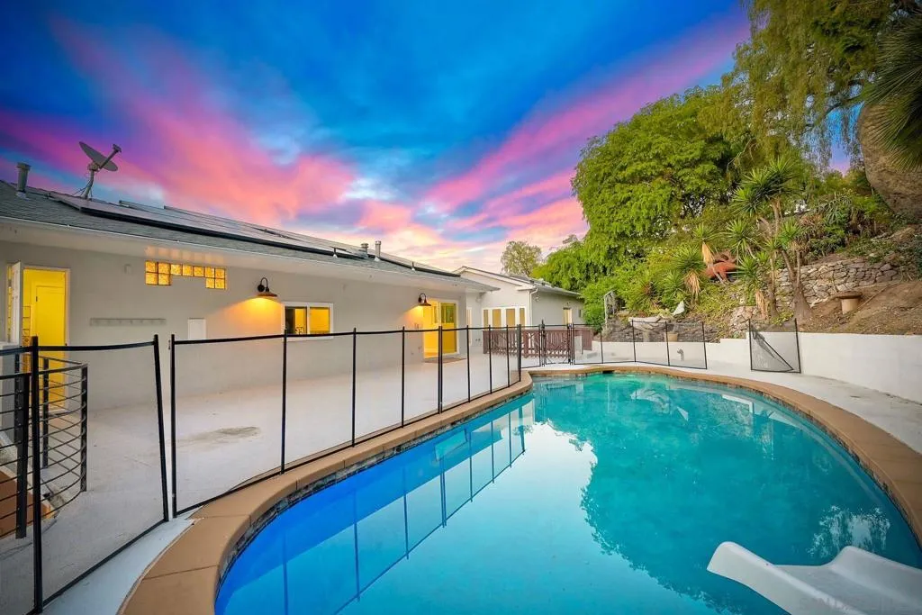 9945 Alto Dr, La Mesa, California 91941 home-pic-44