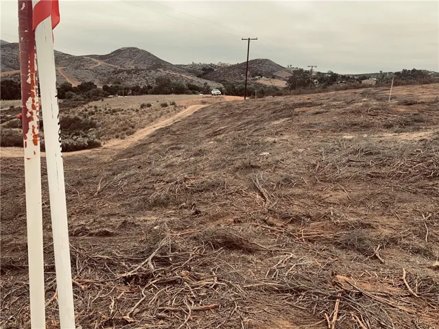 The road on the left is Orange St.