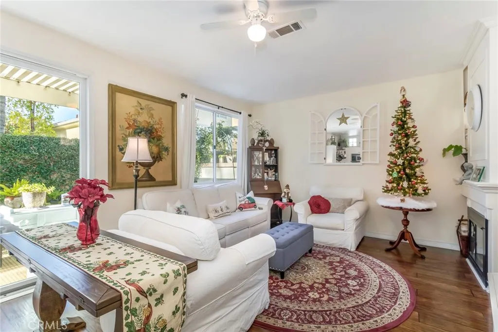 27839 Skycrest Circle, Valencia, California 91354 home-pic-5