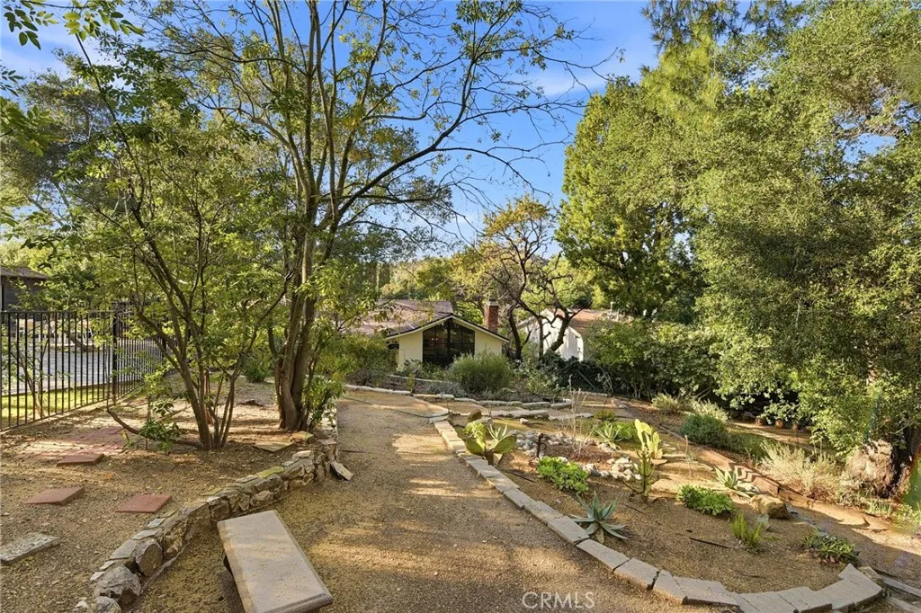 15936 Valley Wood Road, Sherman Oaks, California 91403 home-pic-29