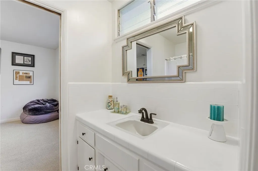 15936 Valley Wood Road, Sherman Oaks, California 91403 home-pic-16