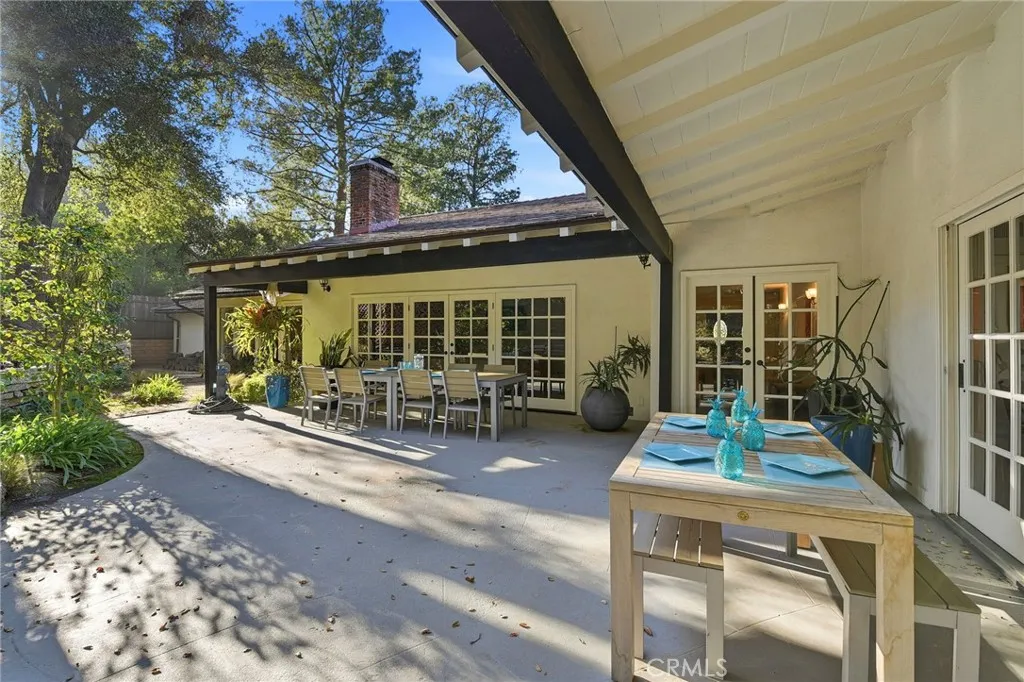 15936 Valley Wood Road, Sherman Oaks, California 91403 home-pic-20