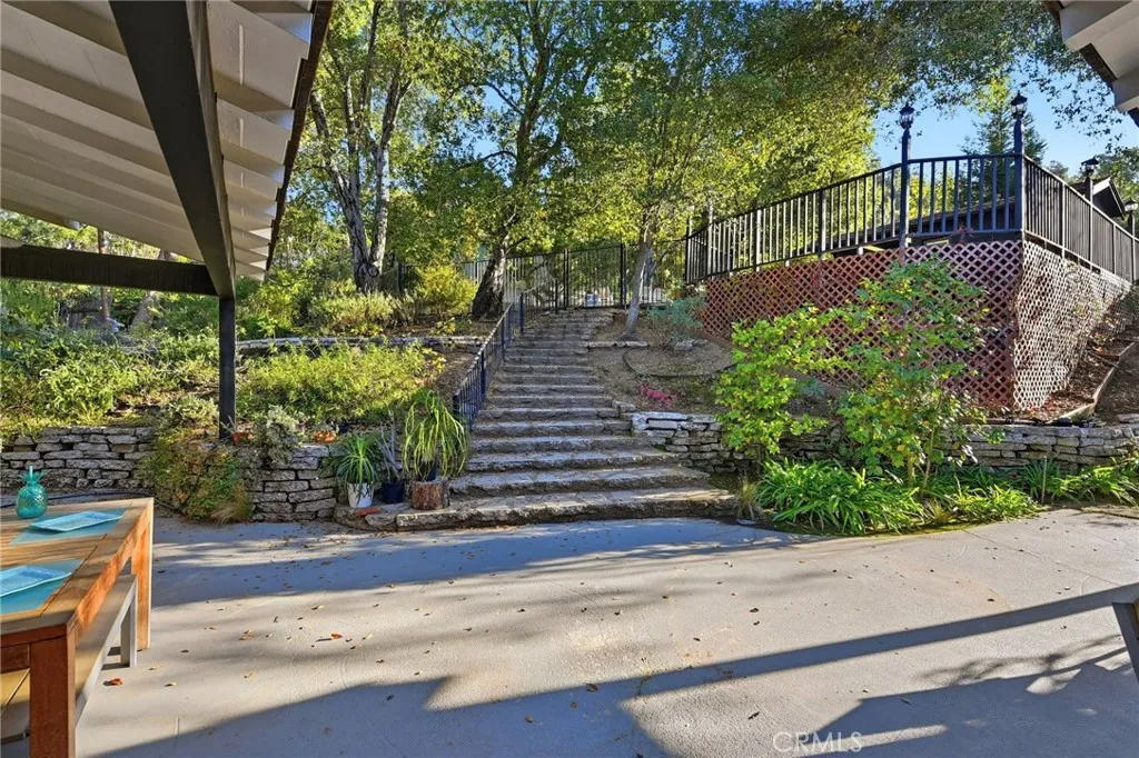 15936 Valley Wood Road, Sherman Oaks, California 91403 home-pic-22