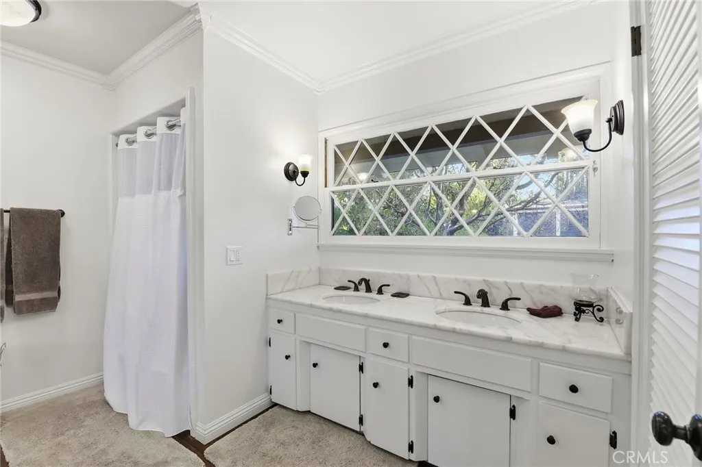 15936 Valley Wood Road, Sherman Oaks, California 91403 home-pic-19
