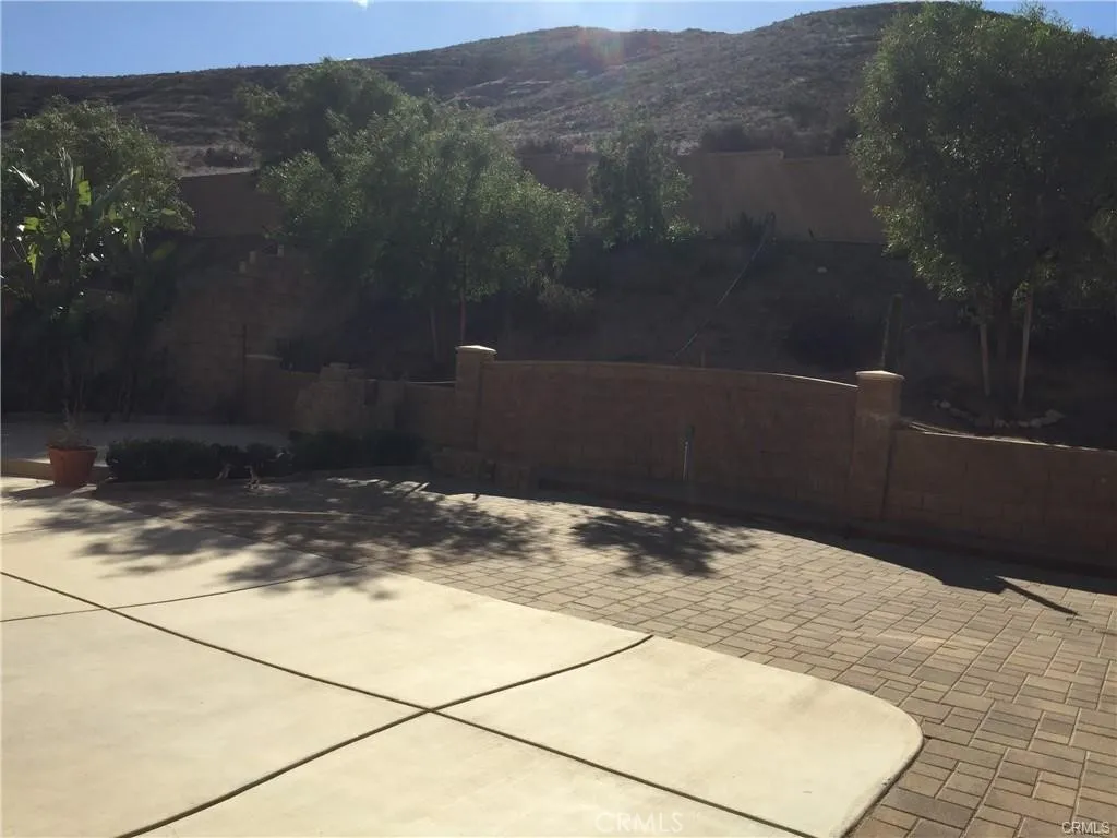 12022 Loyola Court, Fontana, California 92337 home-pic-28