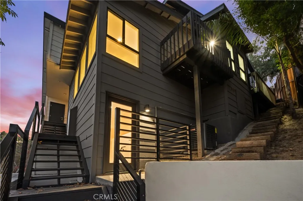 3947 Sumac Drive, Sherman Oaks, California 91403 home-pic-0