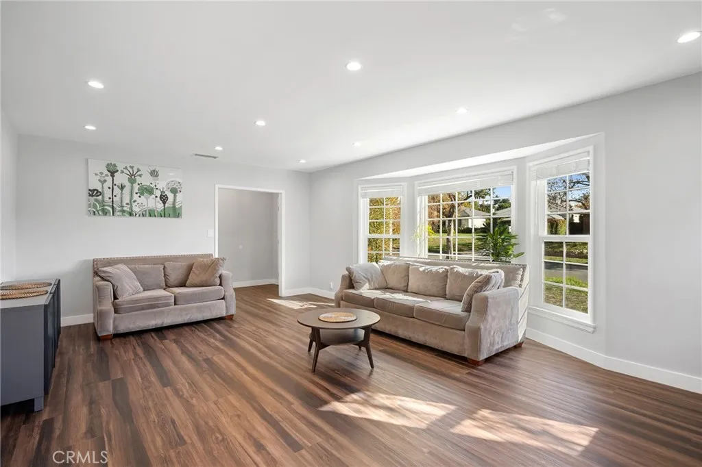 505 Cambridge, Burbank, California 91504 home-pic-5