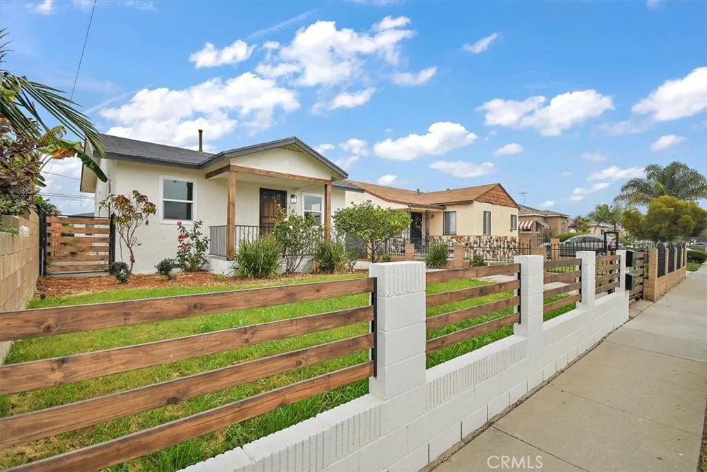 3825 W 116th, Hawthorne, California 90250 home-pic-3