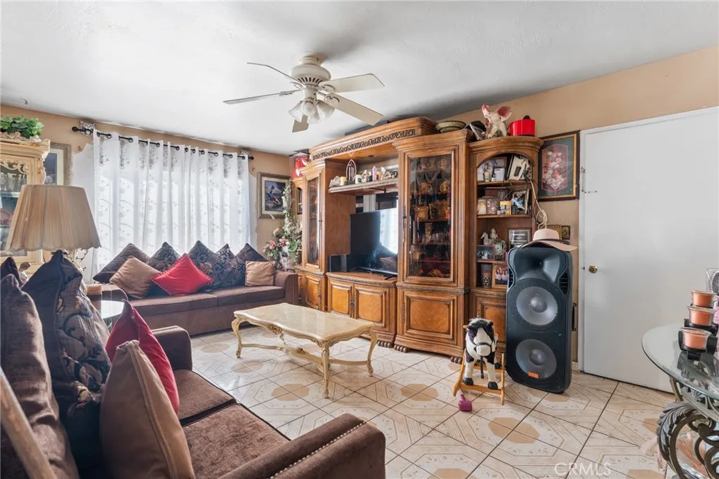 5300 Noble Street, Riverside, California 92503 home-pic-10
