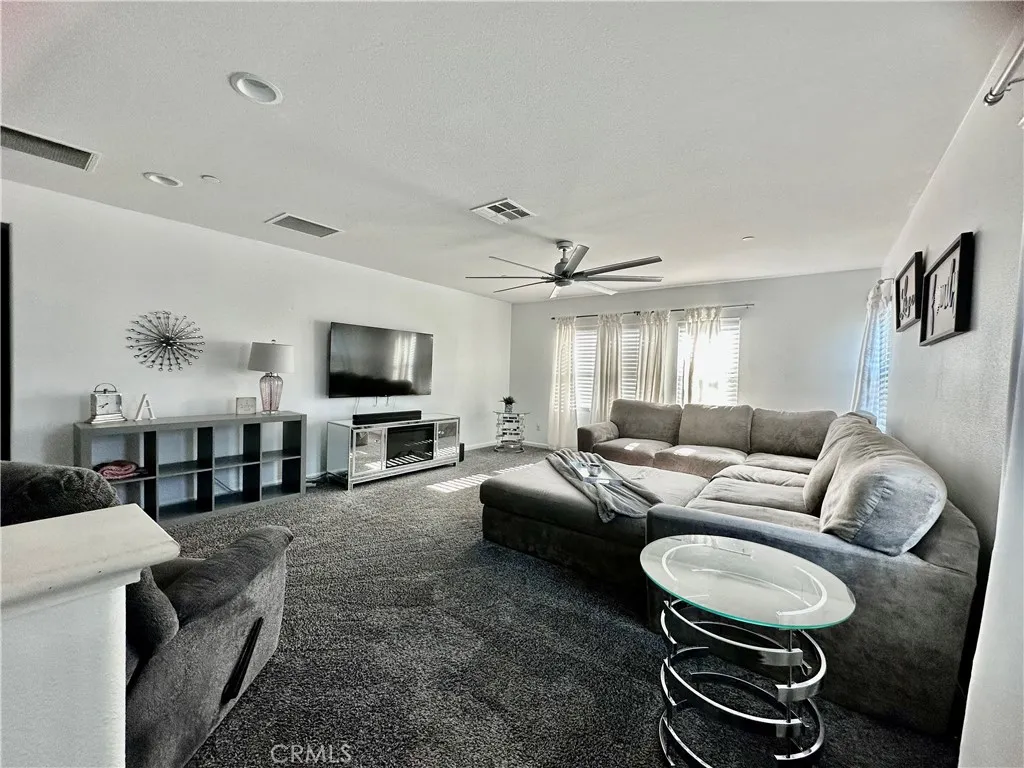 24438 Parker, Lake Elsinore, California 92532 home-pic-12