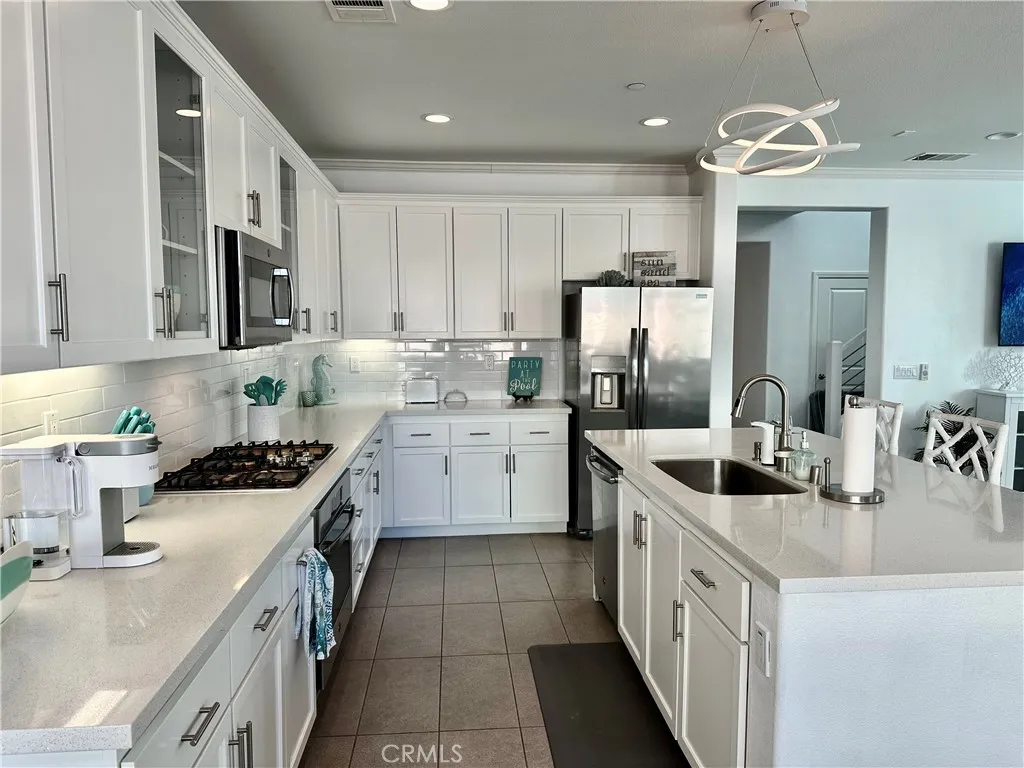 24438 Parker, Lake Elsinore, California 92532 home-pic-5
